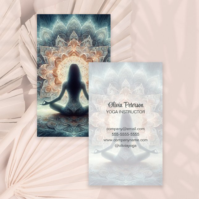 Modernes Yoglehrer Mandala Yogi Girl Visitenkarte (Modern Yoga Teacher Mandala Yogi Girl Business Card on a boho neutral dry palm leaf.)