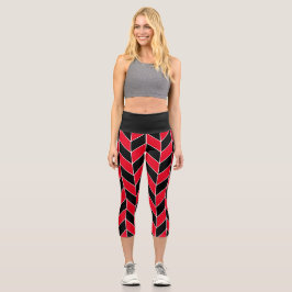 Modernes Zickzack Schwarz-Rot-Herringbone-Muster Capri Leggings