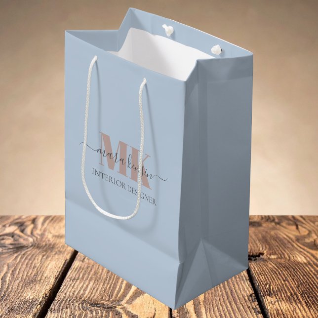 Modert Mocha Mousse Monogram Staubblau Mittlere Geschenktüte (Von Creator hochgeladen)