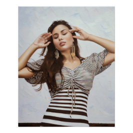 Modische Frau in Strickkleidung Poster