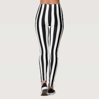 Modische schwarze und weiße vertikale Streifen Leggings