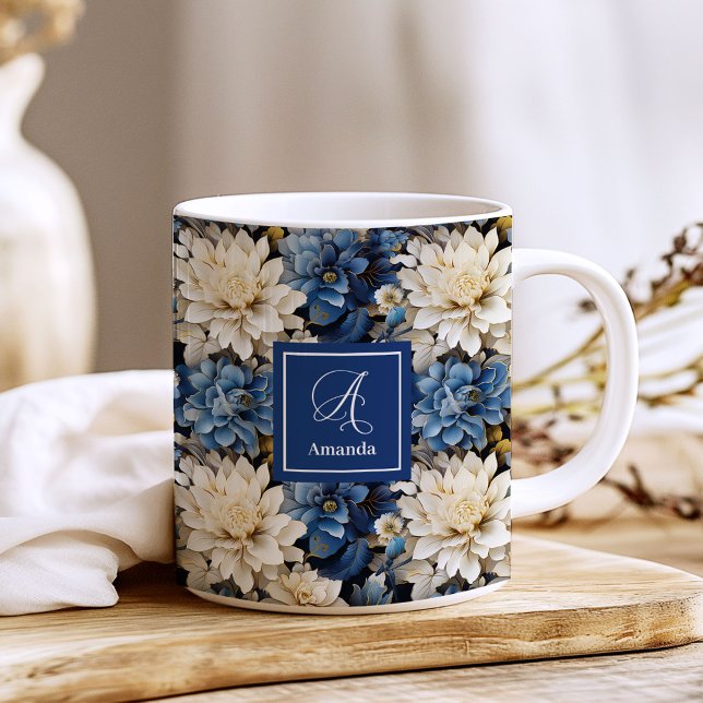 Modischer blauer Elfenbein-Blumen personalisierter Kaffeetasse (Trendy Blue Ivory Flowers Personalized Coffee Mug)