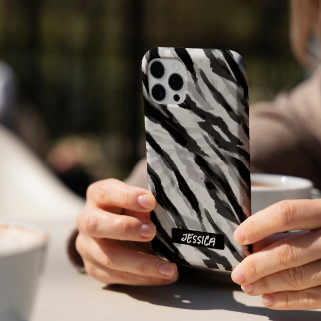 Modisches Zebra Schwarz-weiß iPhone 16 Pro Hülle (The fashionable custom phone case with an abstract design of zebra skin in black and white. )