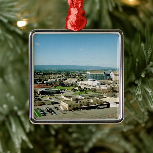 Moffett Field in Silicon Valley Ornament Aus Metall (Baum)