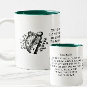 Möge der Weg den irischen Segen und die Harfe nach Zweifarbige Tasse