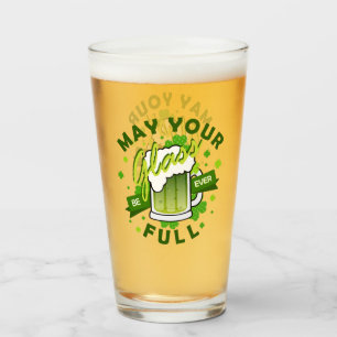 Möge Euer Glas voll grünes Bier sein St. Patrick's