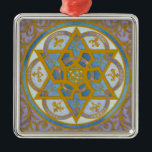 Mogen David Chanukah Verzierung Ornament Aus Metall<br><div class="desc">Der reiche Wirbel,  der von den mittelalterlichen Beleuchtungen erinnernd ist,  schmückt diese elegante Chanukah Verzierung</div>