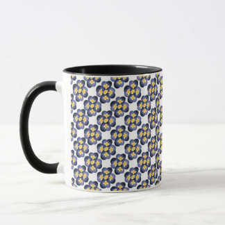 Mogs mit beigefarbenem Stoffuntergrund mit Handsti Tasse