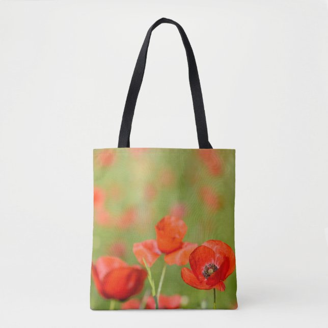 Mohnblumen in einer Mohnblumenfeld-Taschentasche Tasche (Vorderseite)