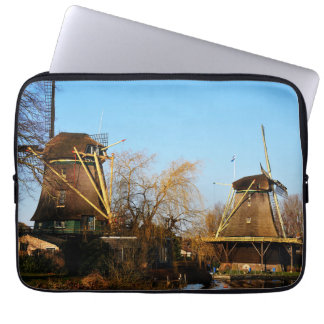 Molens in Nederlands landschap. Laptopschutzhülle