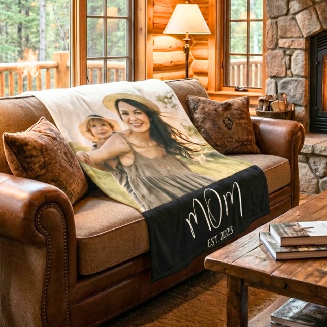 Mom Established Black Modern Script Photo Fleecedecke (Von Creator hochgeladen)