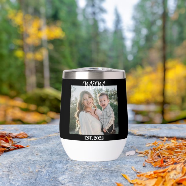 Mom Established, Black Script, Photo Wine Tumbler (En extérieur (pivoté))
