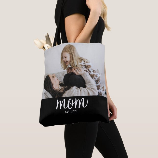 Mom Established Script Black Photo Tasche (Von Nahem)
