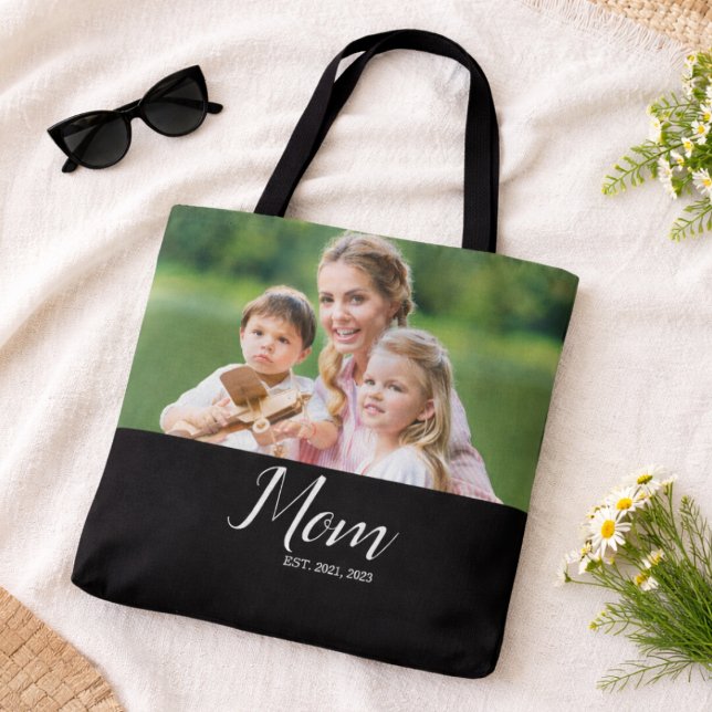 Mom Established Script Black Photo  Tasche (Von Creator hochgeladen)