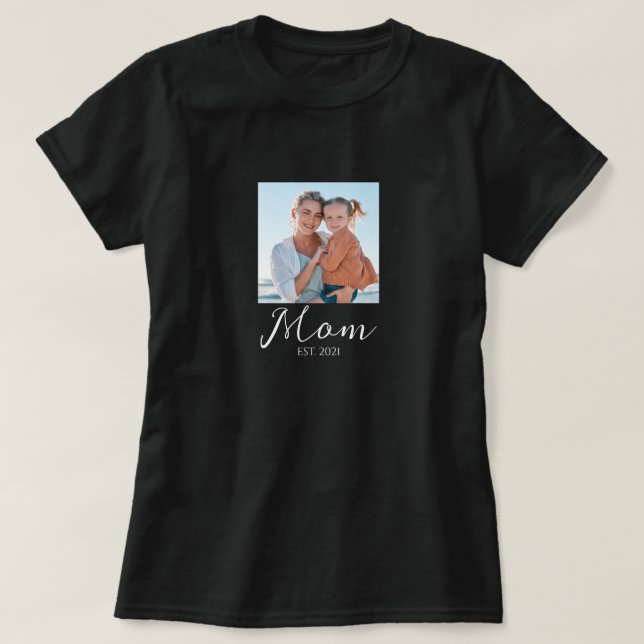 Mom Established Script Photo T-Shirt (Design vorne)