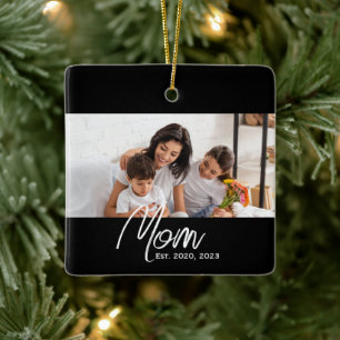 Mom hat schwarzes weißes Skriptfoto eingerichtet  Keramikornament