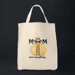 Mom Life Tote Bag – Mom Sees Everything Tragetasche<br><div class="desc">For the mom who notices everything. This cute giraffe tote bag adds humor to everyday errands and busy mom life. Stylish,  practical,  and a perfect gift for moms who run the show.</div>