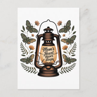 Mom’s Heart Never Sleeps Postkarte