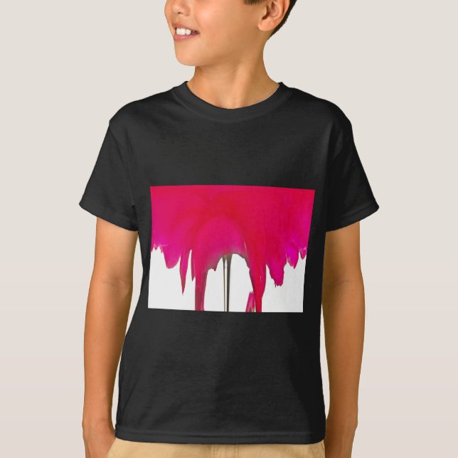 Moment erobert: Eine Rote Rose Petal Elegance T-Shirt (Vorderseite)