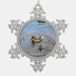 Momma und Babyentenschneeflocke Schneeflocken Zinn-Ornament