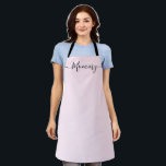 Mommy Simple Chic Elegant Skriptname Schürze<br><div class="desc">Mommy wird eine niedliche Schürze mit einem eleganten und modernen Drehbuch Liebe,  während sie diese Goodies backt,  köstliche Geschirr kocht oder mit ihren Pflanze arbeitet. Ein perfektes Geschenk,  um ihre Talente zu fördern. Schwarzes Skript für den Namen mit langjährigen Schwanz-Verzierungen.</div>