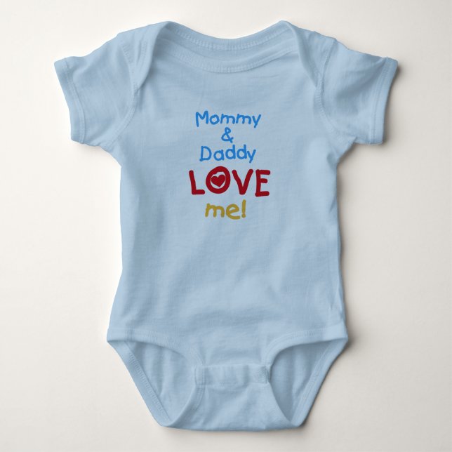 Mommy und Daddy Liebe Me Baby Strampler (Vorderseite)