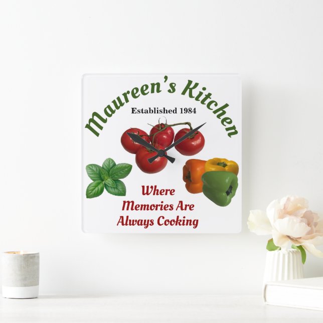 Mommy's Kitchen 'Add Your Name' Quadratische Wanduhr (Zuhause)