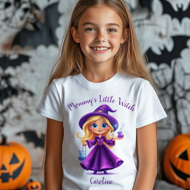 Mommy's Little Hexenmädchen Name T-Shirt (Mommy's Little Witch Halloween Girl Name T-Shirt)