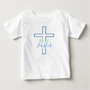 Mon premier T-shirt croisé bleu de Pâques