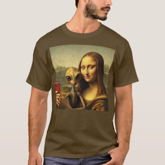 Mona Lisa Alien Selfie - Funny T-shirt Renaissance