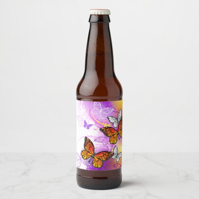 Monarch Butterflies on Purple Background Bierflaschenetikett (Vorderseite)