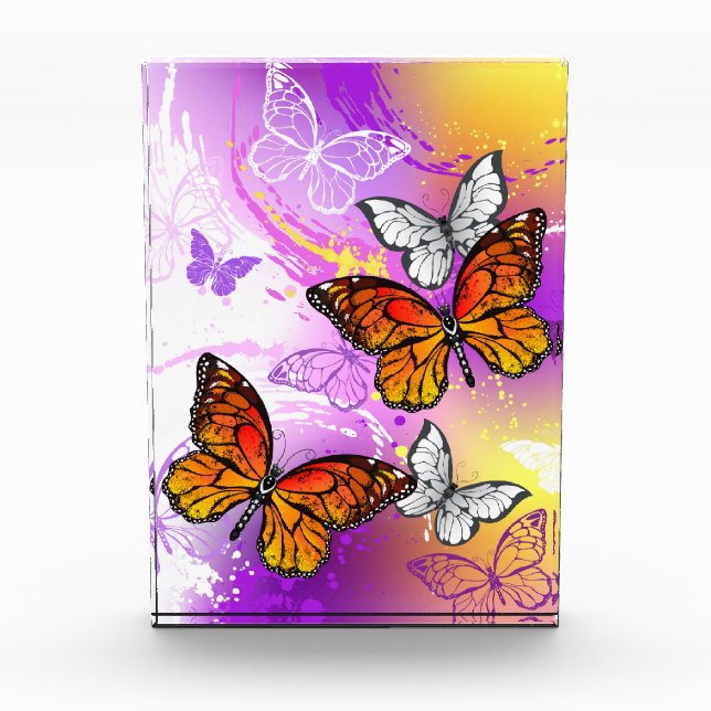 Monarch Butterflies on Purple Background Fotoblock (Vorderseite)