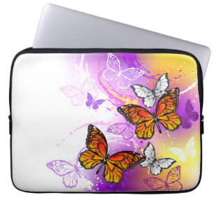 Monarch Butterflies on Purple Background Laptopschutzhülle
