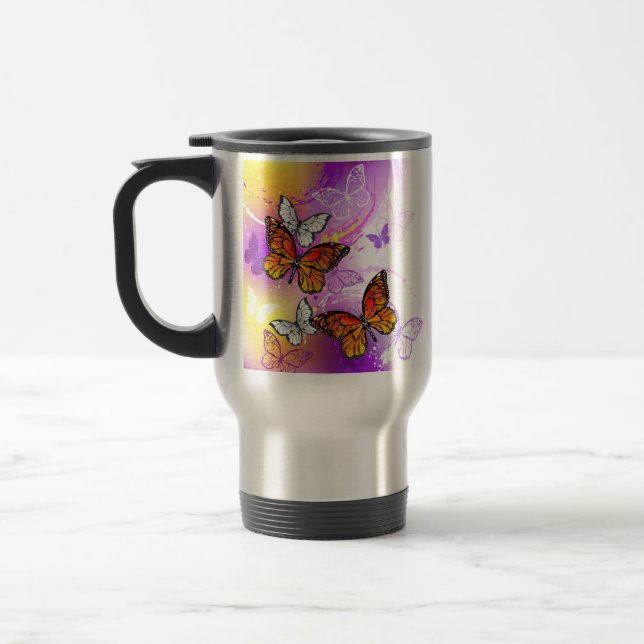 Monarch Butterflies on Purple Background Reisebecher (Links)