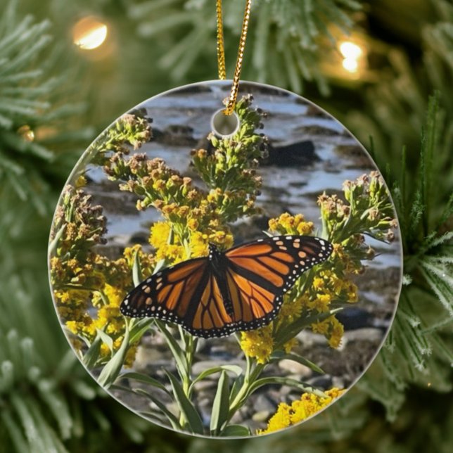 Monarch Butterfly Floral Nature Keramik Ornament (Monarch Butterfly Christmas Ornament, Holiday Gift for Nature Lover, Scenic Photography)