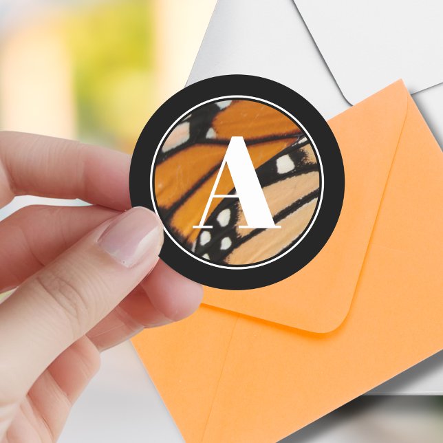 Monarch Butterfly Flügel Initial Orange und Black Runder Aufkleber (Von Creator hochgeladen)