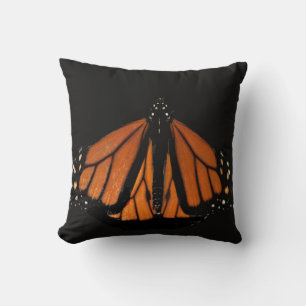 Monarch Butterfly im Schlüssel von Orange Kissen