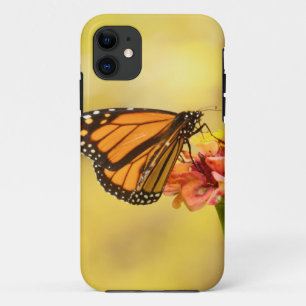 Monarch Butterfly über Zinnia Case-Mate iPhone Hülle