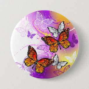 Monarchfalter auf violettem Hintergrund Button