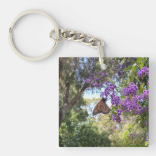 Monarchfalter auf violetten Blumen Schlüsselanhänger
