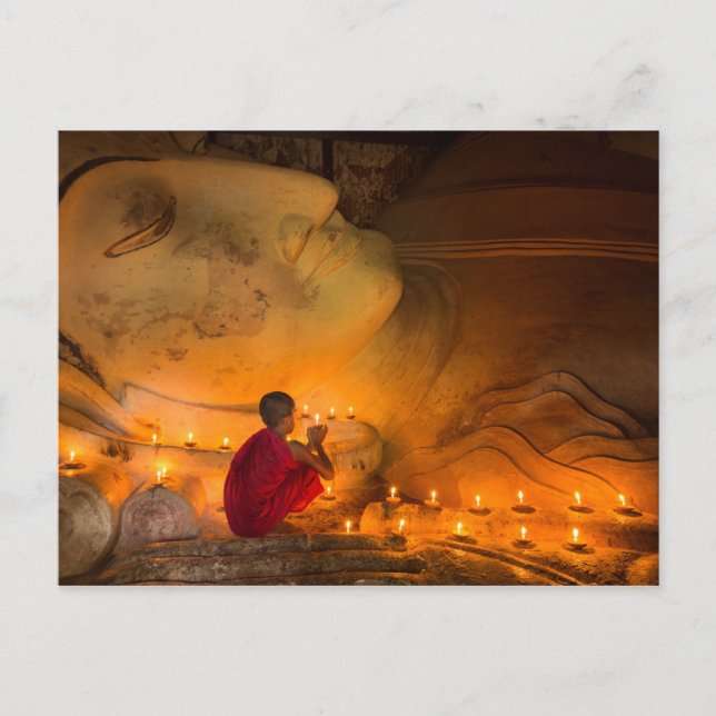 Mönch beten von einem Buddha Postkarte (Vorderseite)