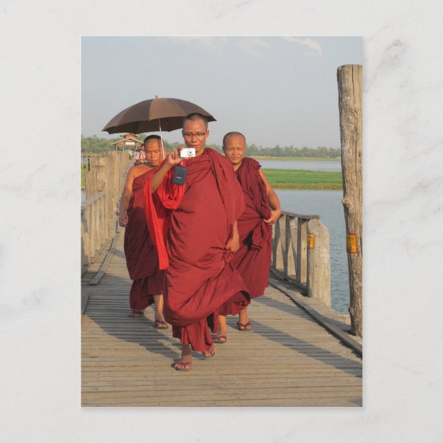 Mönche an der U-Bein-Brücke, Mandalay Postkarte (Vorderseite)