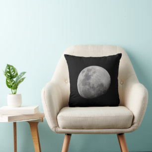 Mond mit schwarzem Himmel   Sambia, Süd-Luangwa Kissen