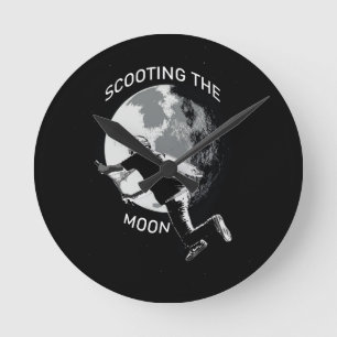 Mond schießen - Scooter stürzen Runde Wanduhr