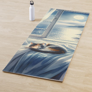 Mondbeschienenes Küsten-Schlafzimmer mit schlafend Yogamatte