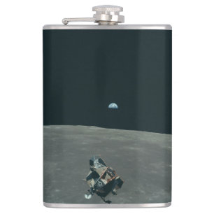 Mondlandefähre Apollo und Earthrise über dem Mond Flachmann