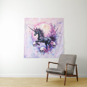 Mondlicht-Einhorn unter vergessenen Rosen, Wandteppich