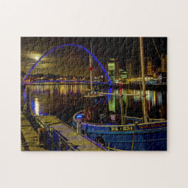 Mondlichthimmel über dem Newcastle Tyne