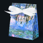 Monet Pink Water Lilies Geschenkschachtel<br><div class="desc">Eine Monet-Pink-Wasserlililien-Gunst-Box mit schönen rosa Seerosen,  die in einem ruhigen,  blauen Teich mit Lilienpolstern schwimmen. Ein großartiges Monet-Geschenk für die Liebhaber von Impressionismus und französischer Kunst.</div>