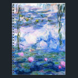 Monet Pink Water Lilies Notizblock<br><div class="desc">Ein Monet rosa Wasserlilien Spiralheft mit schönen rosa Seerosen, die in einem ruhigen, blauen Teich mit Lilienpolstern schwimmen. Ein großartiges Monet-Geschenk für die Liebhaber von Impressionismus und französischer Kunst.</div>
